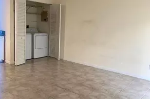 643 Executive Center Dr, West Palm Beach, FL 33401 - Photo 2