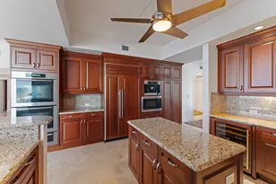 5050 N Ocean Dr, Singer Island, FL 33404 - Photo 4