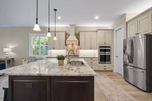 932 Mill Creek Dr, Palm Beach Gardens, FL 33410 - Photo 2