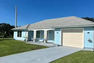 1592 SE Burning Ct, Port Saint Lucie, FL 34952 - Photo 2
