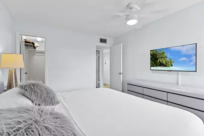 74 Normandy B, Delray Beach, FL 33484 - Photo 16