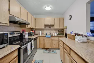 6133 SW 5th St, Margate, FL 33068 - Photo 6