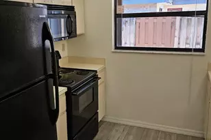 503 Springdale Cir, Palm Springs, FL 33461 - Photo 10