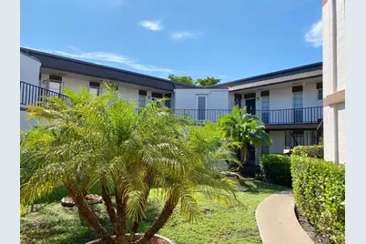 7 Greenway N #211, Royal Palm Beach, FL 33411 - Photo 2