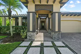 10405 SE Slash Pine Ct, Hobe Sound, FL 33455 - Photo 4