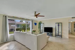 202 High Point Terrace W, Delray Beach, FL 33445 - Photo 4