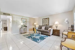 157 Flanders D, Delray Beach, FL 33484 - Photo 2