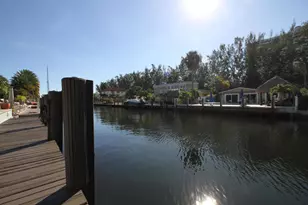 2548 SE 14th Street E, Pompano Beach, FL 33062 - Photo 30