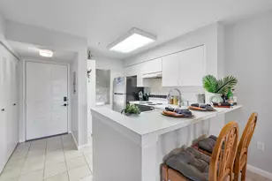 2236 N Cypress Bend Dr, Pompano Beach, FL 33069 - Photo 6