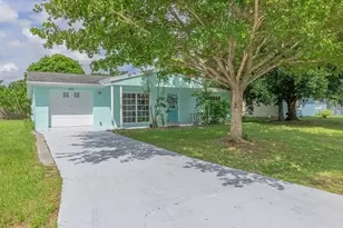 1010 SE Euclid Ln, Port Saint Lucie, FL 34983 - Photo 2