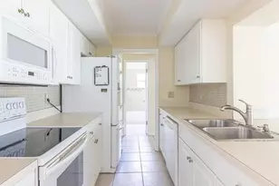 1010 SE Euclid Ln, Port Saint Lucie, FL 34983 - Photo 8