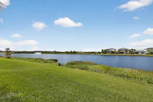 10033 Regency Wy, Palm Beach Gardens, FL 33412 - Photo 4