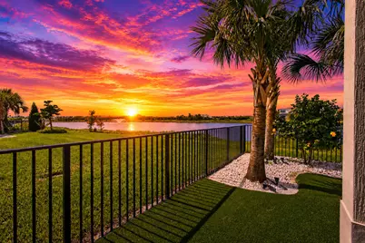 10033 Regency Way, Palm Beach Gardens, FL 33412 - Photo 2