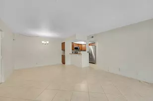 1548 SE Royal Green Cir, Port Saint Lucie, FL 34952 - Photo 4