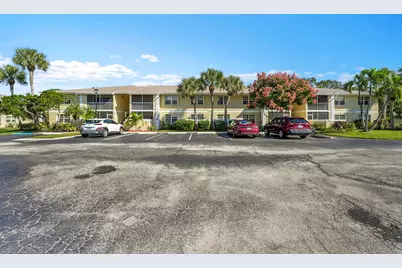 1548 SE Royal Green Circle #M108, Port Saint Lucie, FL 34952 - Photo 2