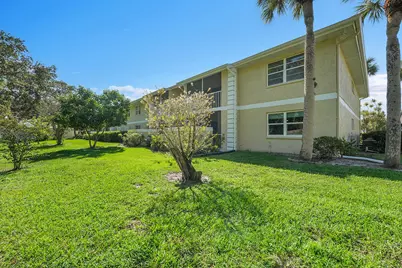 1548 SE Royal Green Circle #M108, Port Saint Lucie, FL 34952 - Photo 18