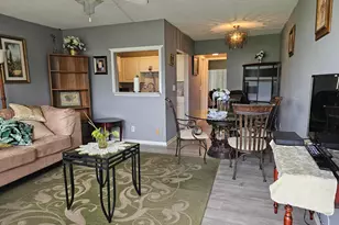 102 Easthampton E, West Palm Beach, FL 33417 - Photo 2