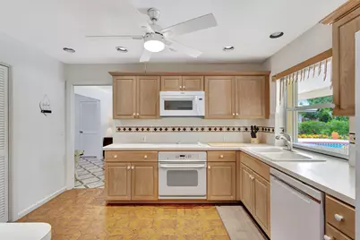1141 Pine Point Road, West Palm Beach, FL 33404 - Photo 10