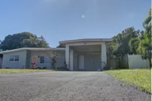 328 E Jasmine Dr, West Palm Beach, FL 33403 - Photo 4