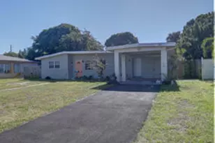 328 E Jasmine Dr, West Palm Beach, FL 33403 - Photo 2