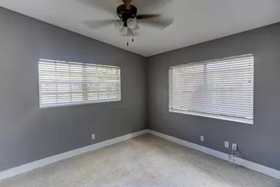 328 E Jasmine Drive, West Palm Beach, FL 33403 - Photo 18