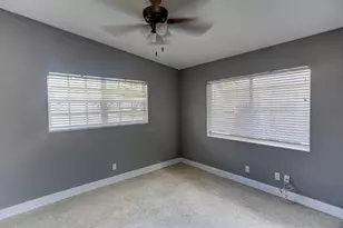 328 E Jasmine Dr, West Palm Beach, FL 33403 - Photo 18