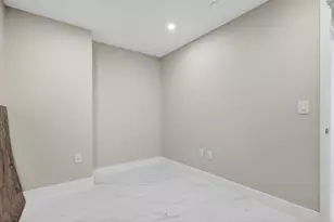 700 NE 24th St, Miami, FL 33137 - Photo 24