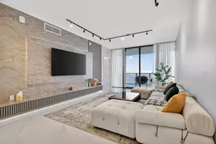 700 NE 24th St, Miami, FL 33137 - Photo 2