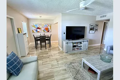 359 Oakridge T, Deerfield Beach, FL 33442 - Photo 10