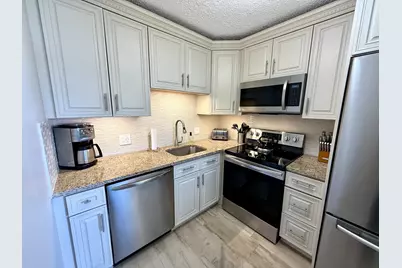 359 Oakridge T, Deerfield Beach, FL 33442 - Photo 2