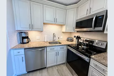 359 Oakridge T, Deerfield Beach, FL 33442 - Photo 4