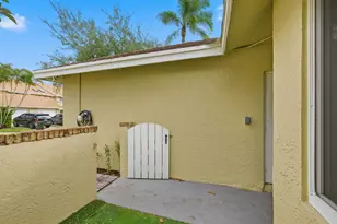 801 Maplewood Dr, Greenacres, FL 33415 - Photo 36