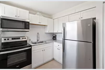 670 Hernando Street #E, Fort Pierce, FL 34949 - Photo 6