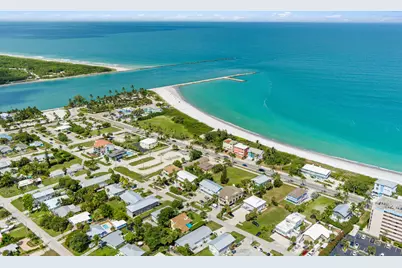 670 Hernando Street #E, Fort Pierce, FL 34949 - Photo 2