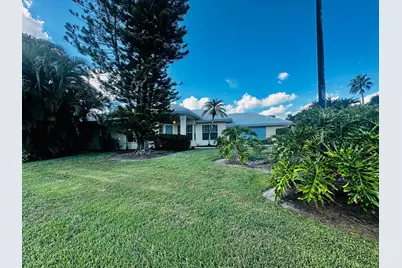 438 SW Fairway Vista, Port Saint Lucie, FL 34986 - Photo 2