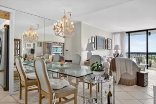 2425 Presidential Way, West Palm Beach, FL 33401 - Photo 2