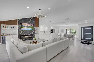 39 Edinburgh Dr, Palm Beach Gardens, FL 33418 - Photo 2