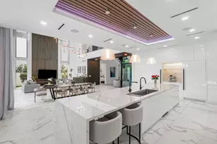 245 NE 6th Ct, Boca Raton, FL 33432 - Photo 12