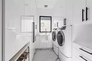 245 NE 6th Ct, Boca Raton, FL 33432 - Photo 34