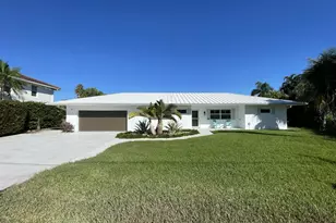 8585 SE Palm St, Hobe Sound, FL 33455 - Photo 4
