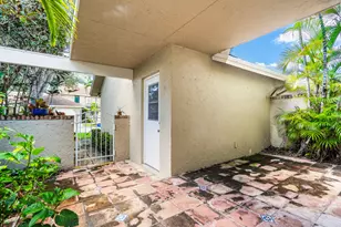 704 Maplewood Dr, Greenacres, FL 33415 - Photo 24