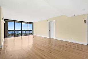 2400 Presidential Way, West Palm Beach, FL 33401 - Photo 8