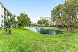 2230 N Cypress Bend Dr, Pompano Beach, FL 33069 - Photo 20