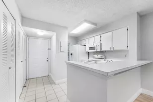 2230 N Cypress Bend Dr, Pompano Beach, FL 33069 - Photo 2