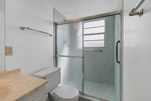 2001 Guildford A, Boca Raton, FL 33434 - Photo 54