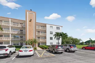 2001 Guildford A, Boca Raton, FL 33434 - Photo 2