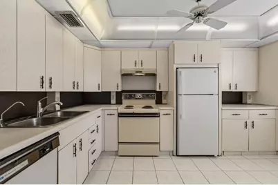 2001 Guildford A, Boca Raton, FL 33434 - Photo 34