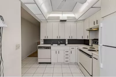 2001 Guildford A, Boca Raton, FL 33434 - Photo 38