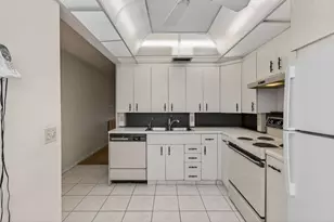 2001 Guildford A, Boca Raton, FL 33434 - Photo 38