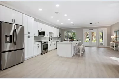 1018 Carolina Circle SW, Vero Beach, FL 32962 - Photo 12